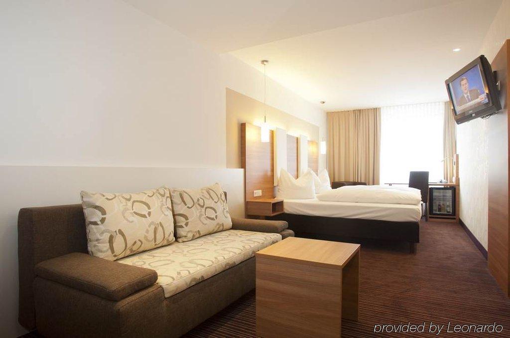 מינכן Hotel Cristal מראה חיצוני תמונה
