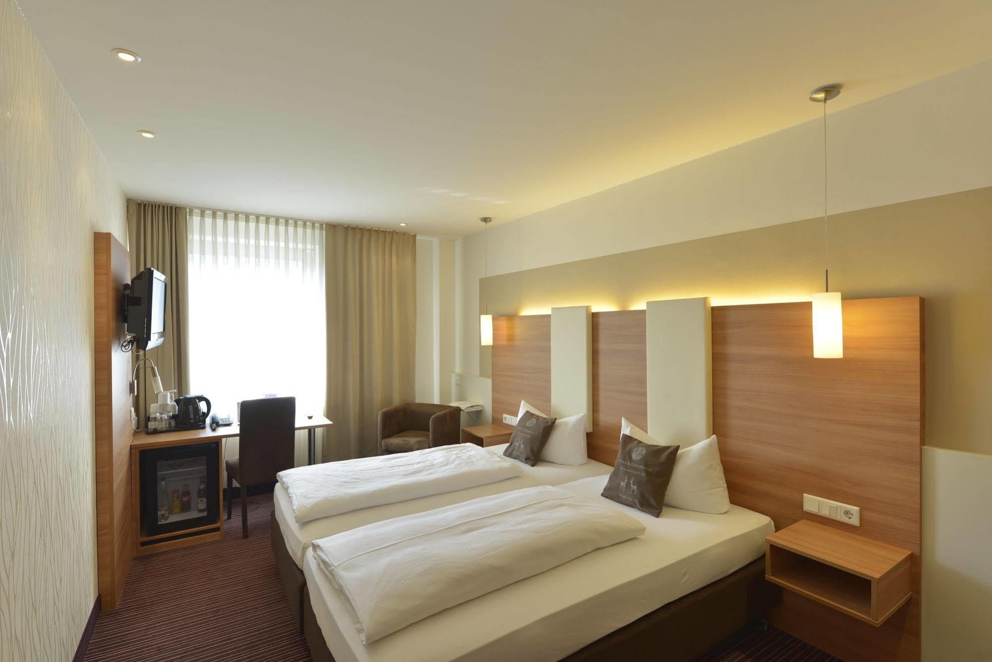 מינכן Hotel Cristal מראה חיצוני תמונה