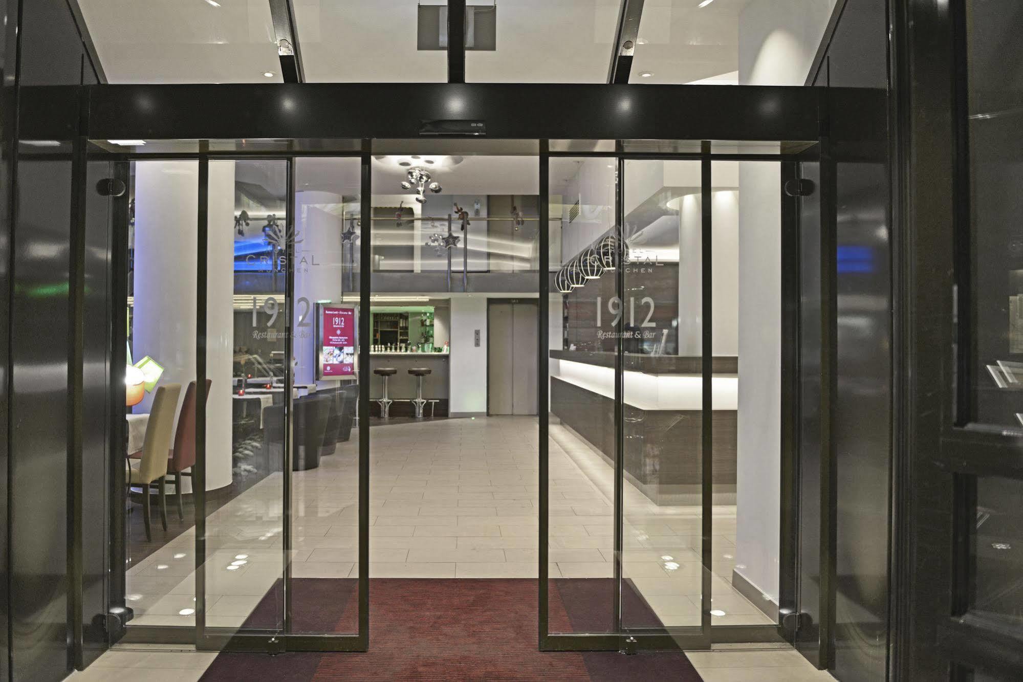 מינכן Hotel Cristal מראה חיצוני תמונה
