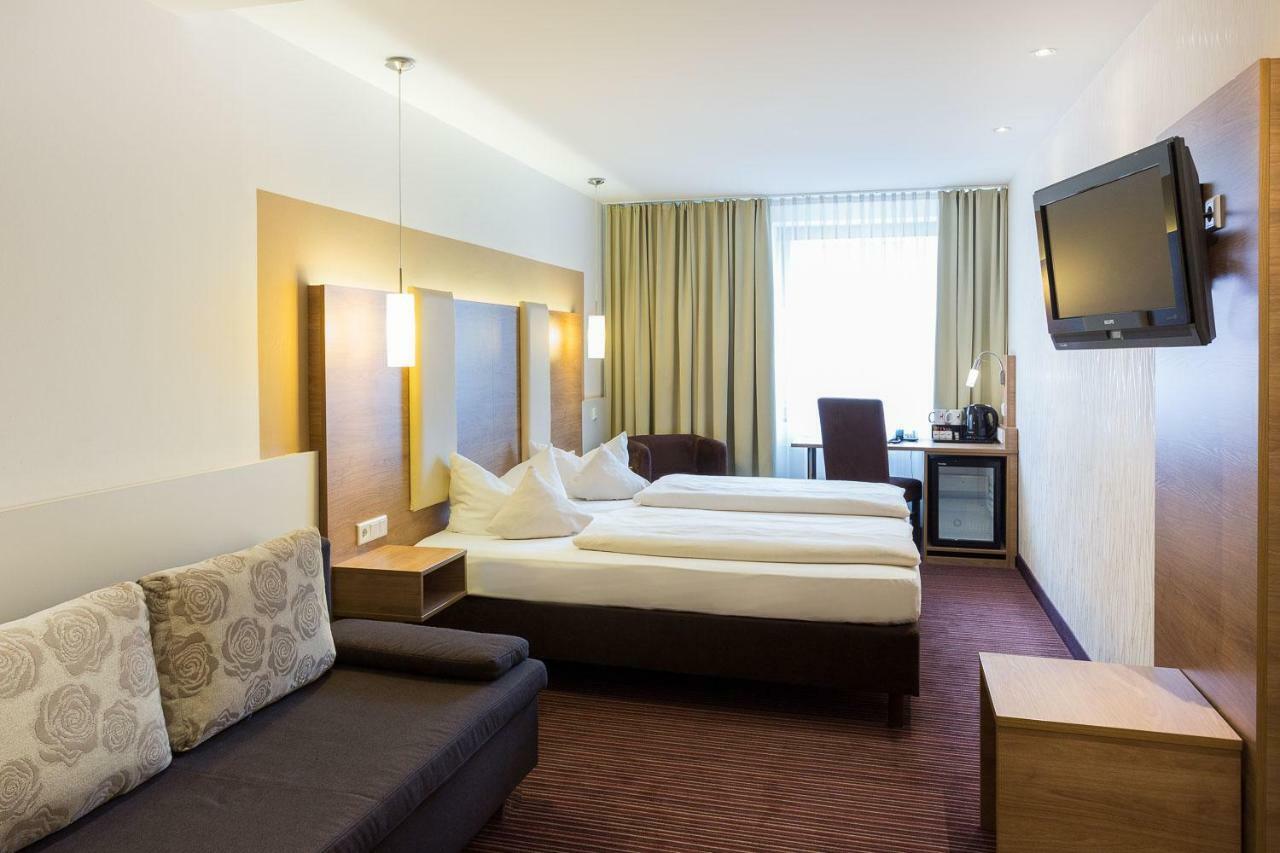 מינכן Hotel Cristal מראה חיצוני תמונה